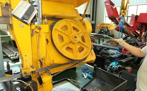 新晃金属带锯床的日常使用和保养注意事项！