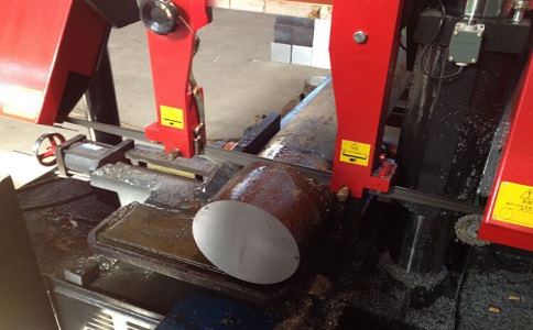 新晃卧式带锯床加工时出现明显振荡如何排查？